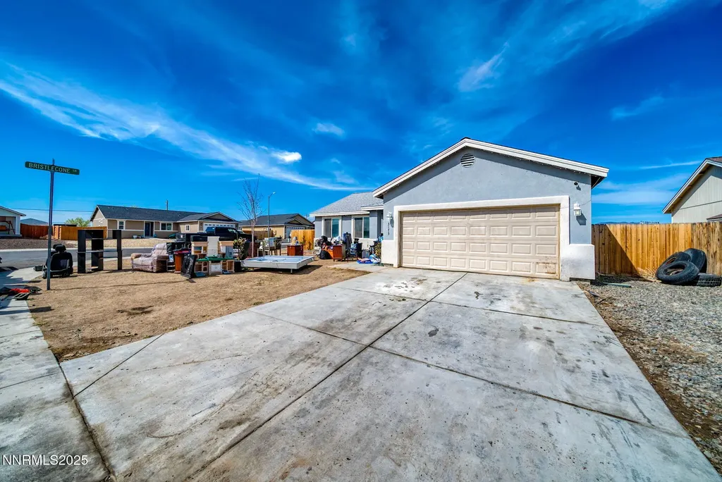 3175 Snowberry Silver Springs NV 89429