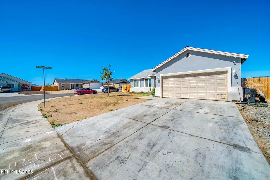 3175 Snowberry Silver Springs NV 89429