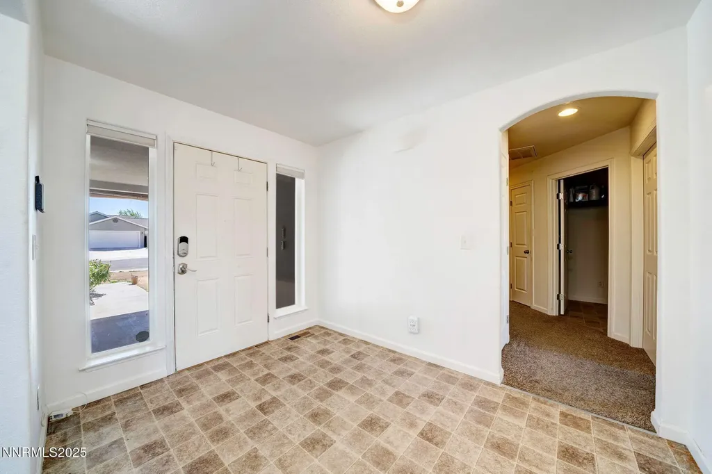 3175 Snowberry Silver Springs NV 89429