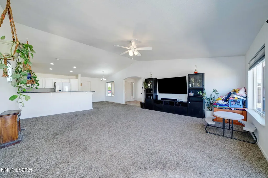 3175 Snowberry Silver Springs NV 89429