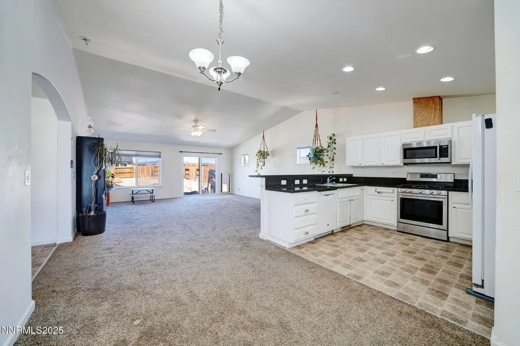 3175 Snowberry Silver Springs NV 89429