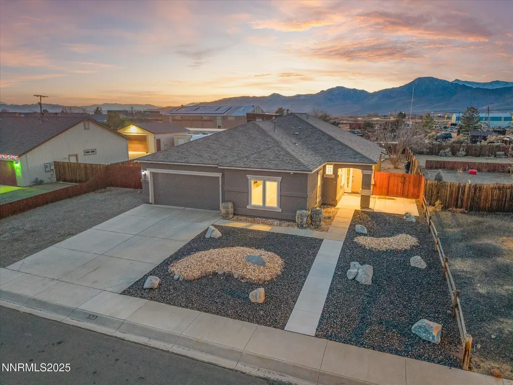 327 Valley Vista Dayton NV 89403