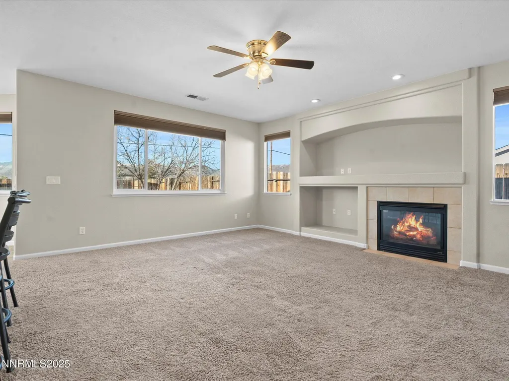 327 Valley Vista Dayton NV 89403