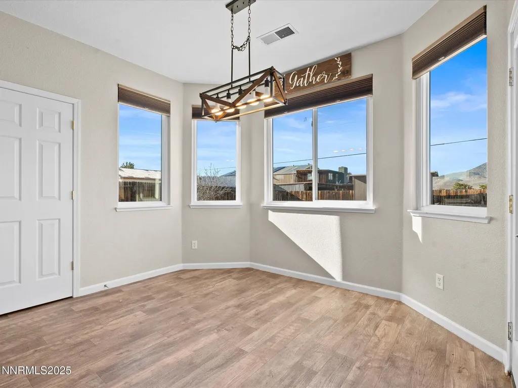 327 Valley Vista Dayton NV 89403