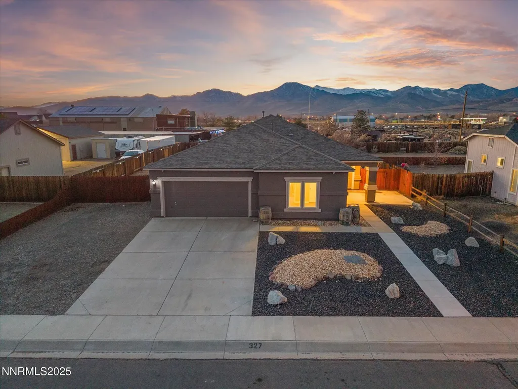 327 Valley Vista Dayton NV 89403