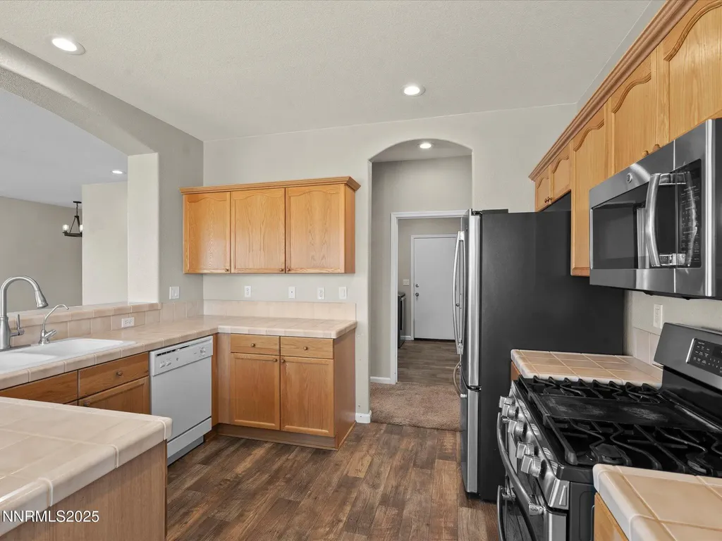 327 Valley Vista Dayton NV 89403