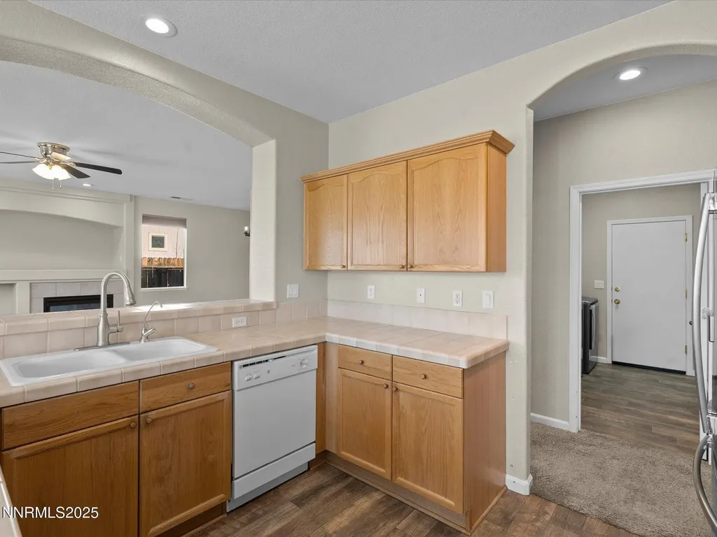327 Valley Vista Dayton NV 89403