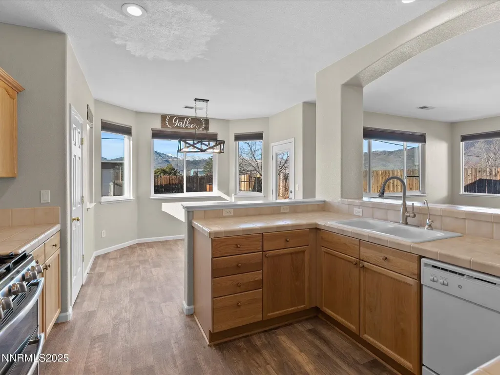 327 Valley Vista Dayton NV 89403