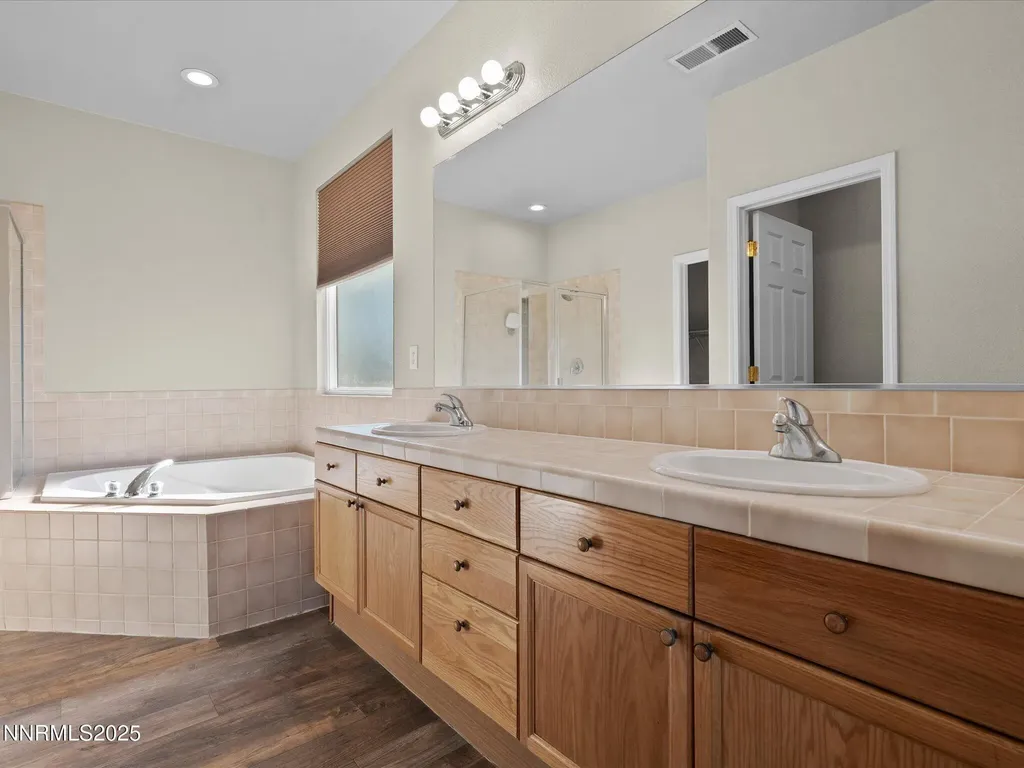 327 Valley Vista Dayton NV 89403