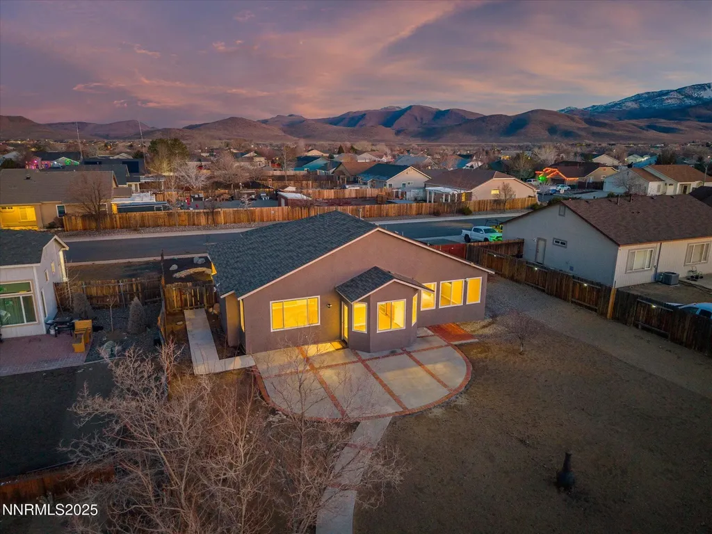 327 Valley Vista Dayton NV 89403