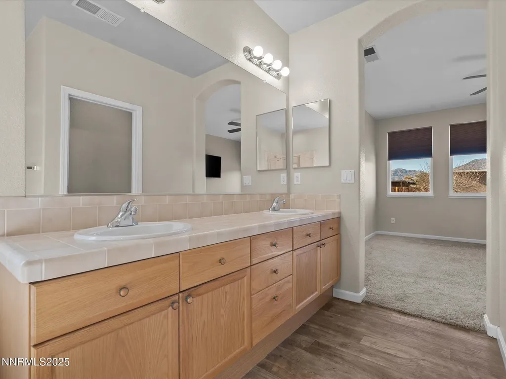 327 Valley Vista Dayton NV 89403
