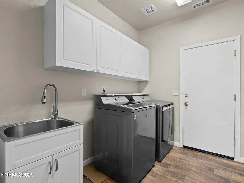 327 Valley Vista Dayton NV 89403