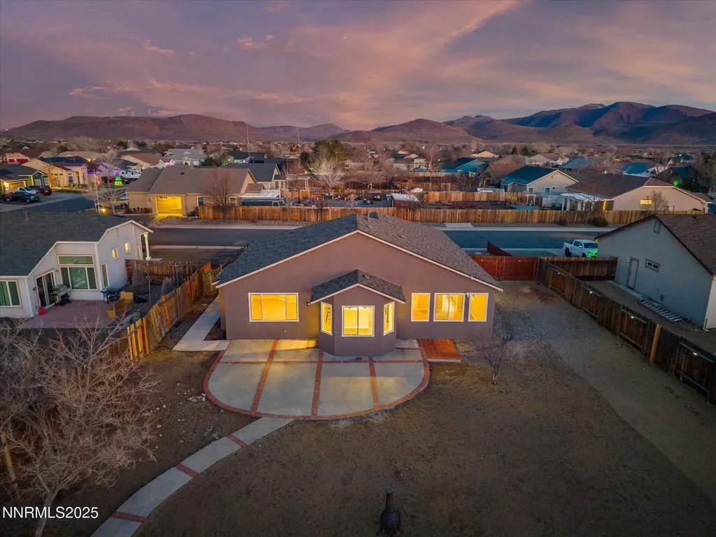 327 Valley Vista Dayton NV 89403