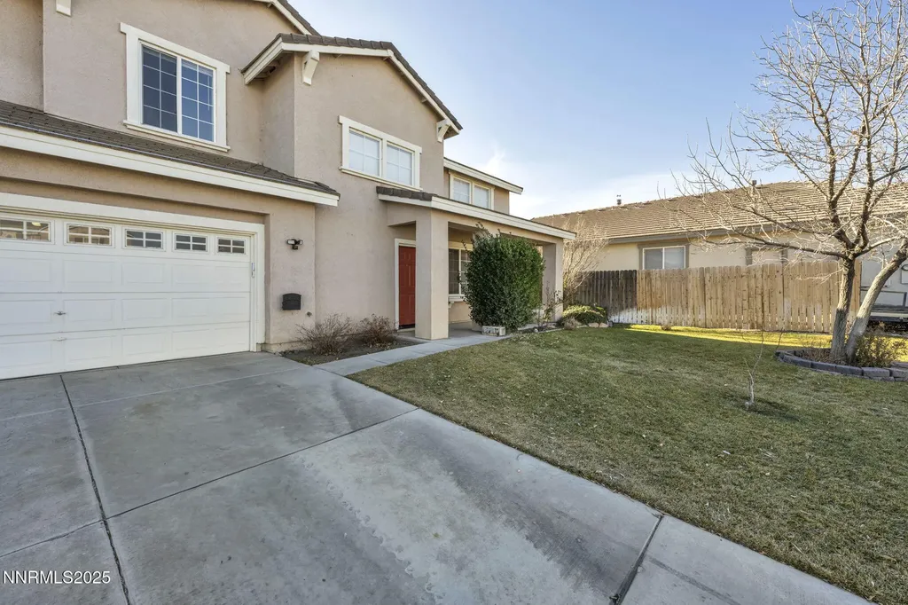 119 Red Oak Fernley NV 89408