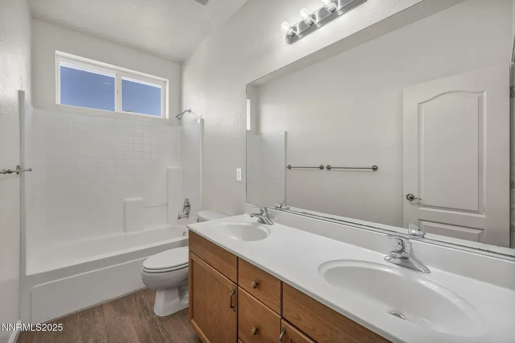119 Red Oak Fernley NV 89408
