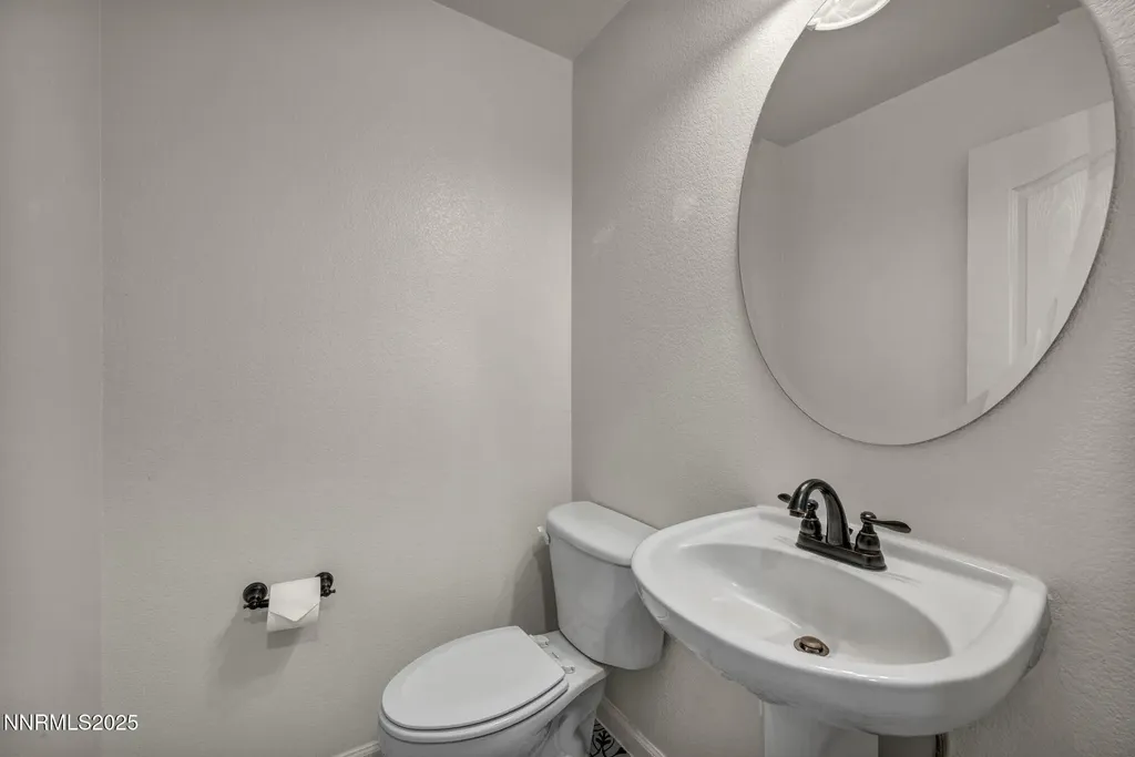 119 Red Oak Fernley NV 89408