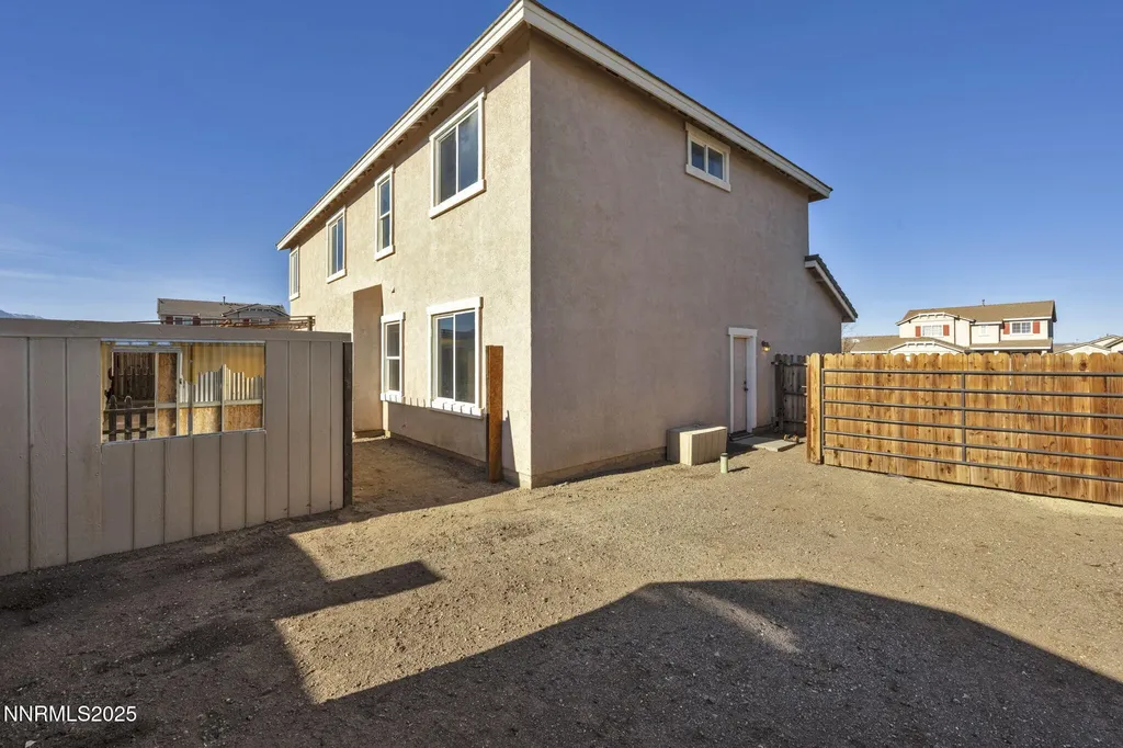 119 Red Oak Fernley NV 89408