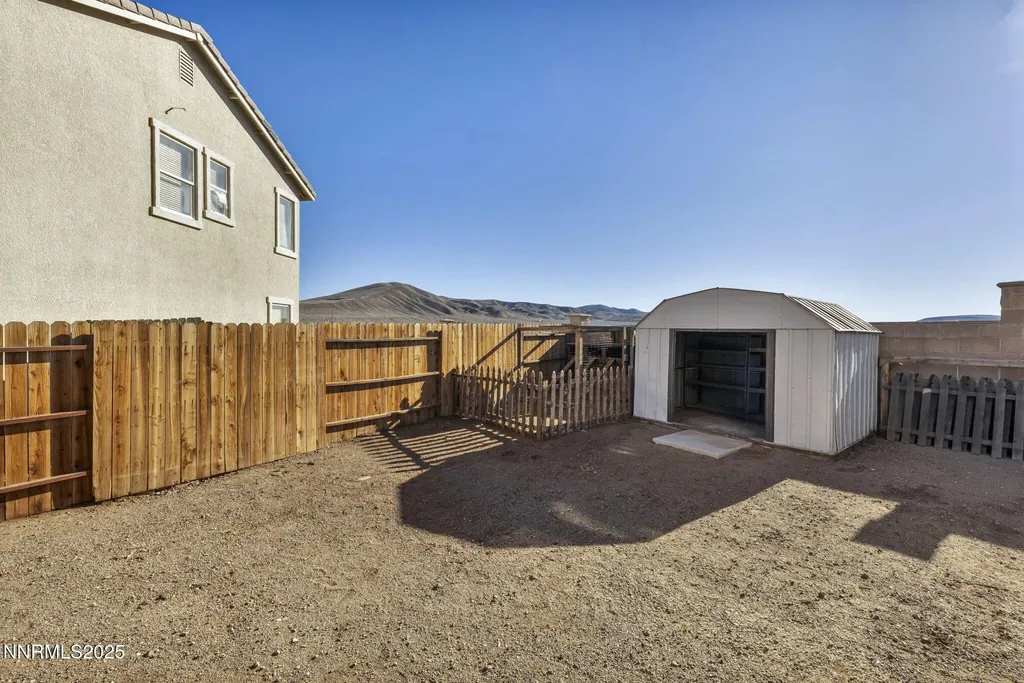 119 Red Oak Fernley NV 89408