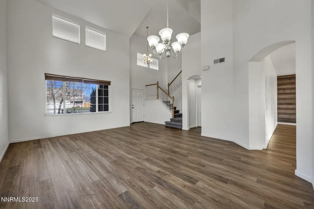 119 Red Oak Fernley NV 89408