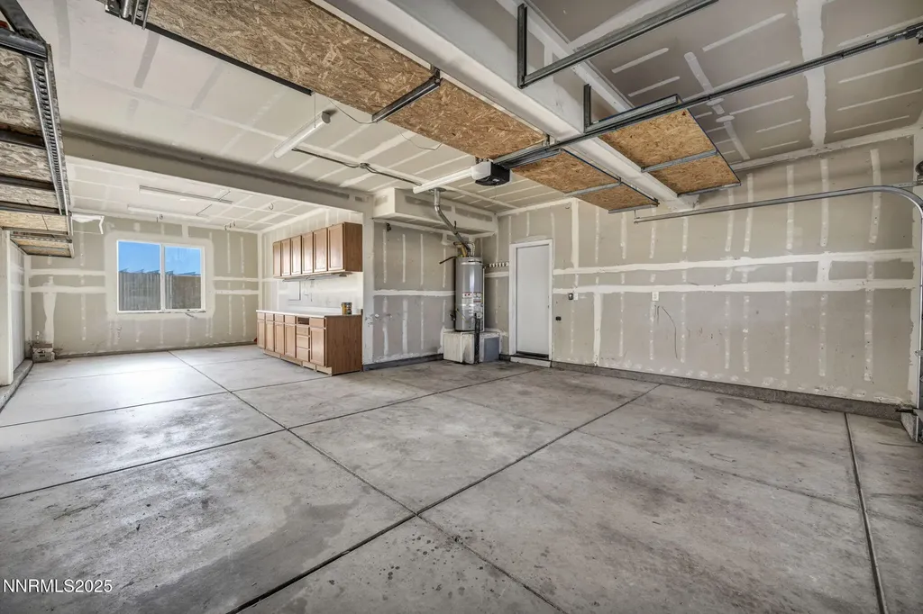 119 Red Oak Fernley NV 89408