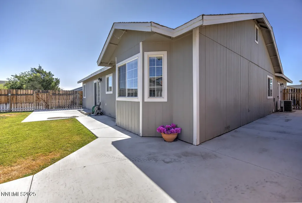 206 Dianna Fallon NV 89406