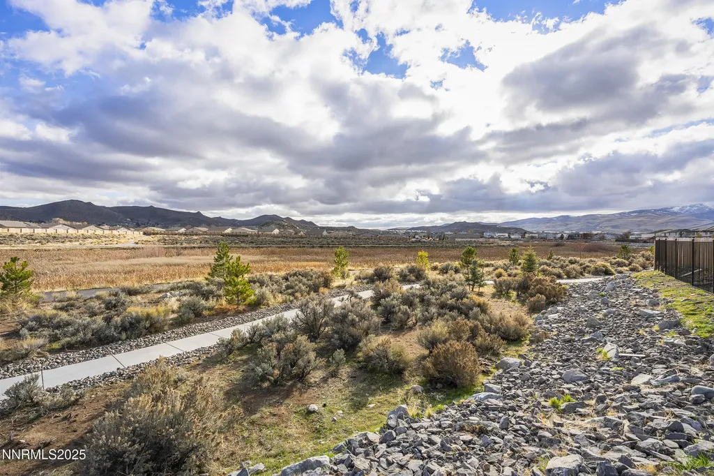 626 Coyote Bluff Reno NV 89506
