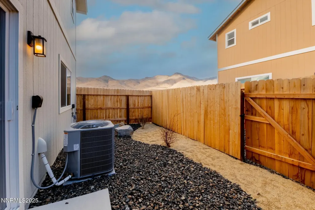 244 Green Dayton NV 89403