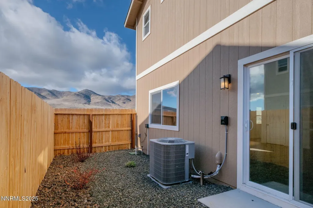 343 Halite Dayton NV 89403