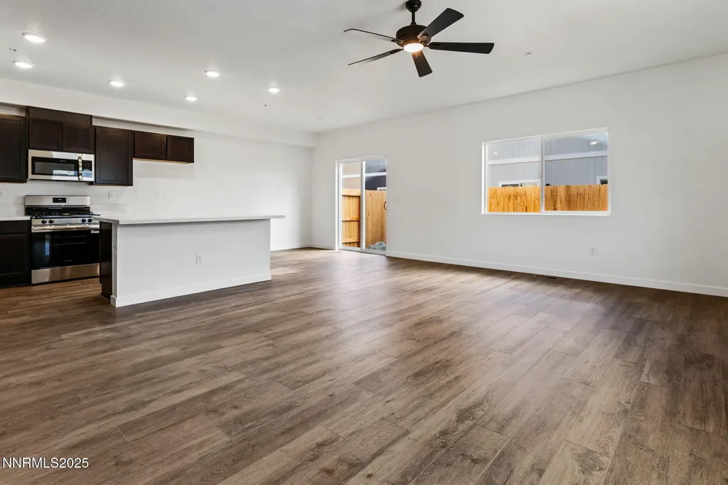 343 Halite Dayton NV 89403
