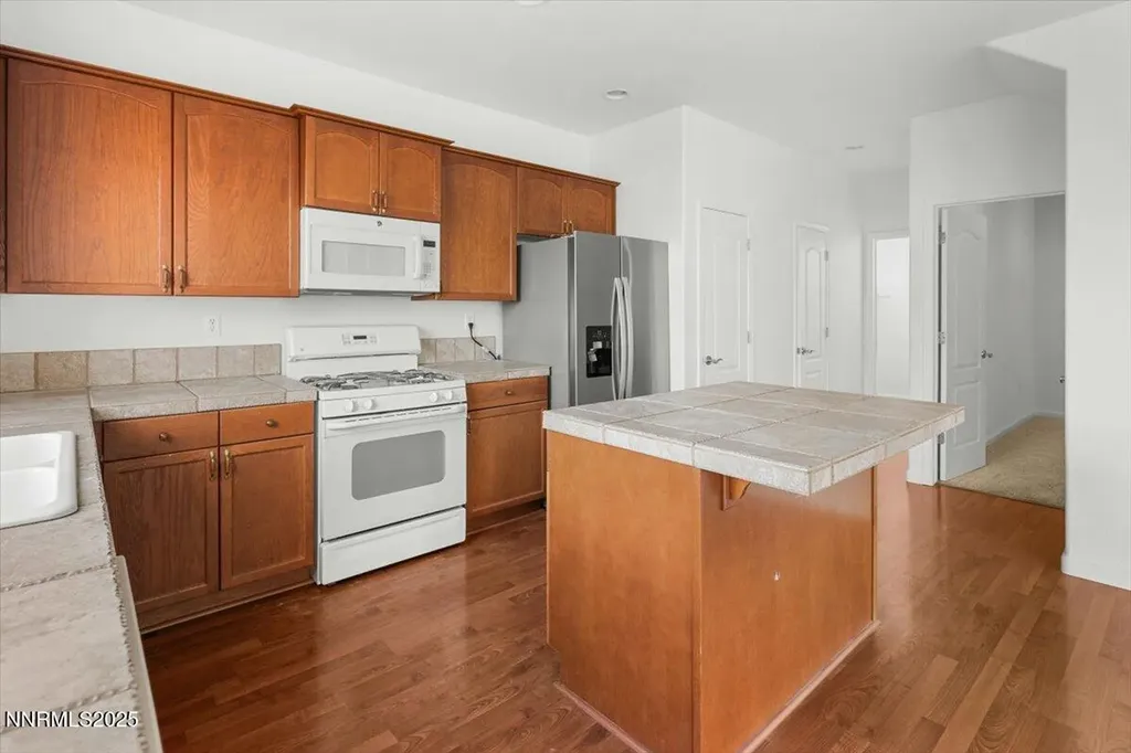1710 Short Oak Fernley NV 89408