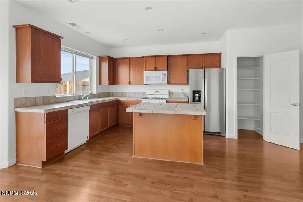 1710 Short Oak Fernley NV 89408