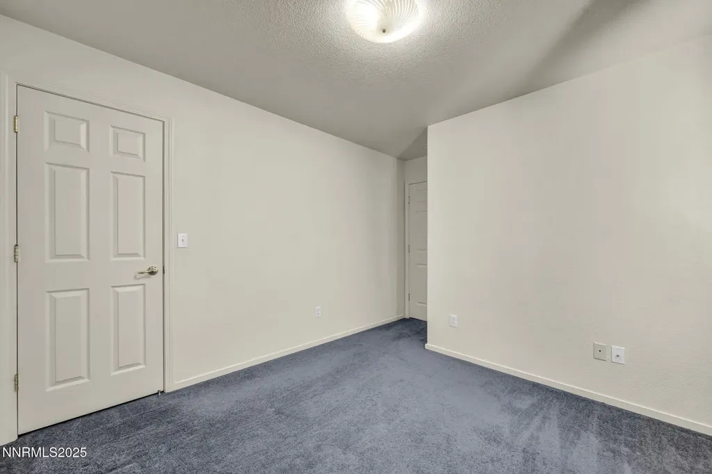 18120 Hazelnut Reno NV 89508