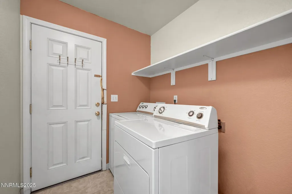 18120 Hazelnut Reno NV 89508