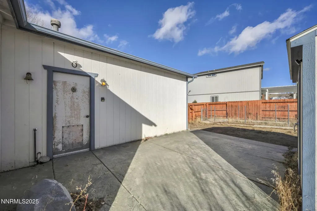 18120 Hazelnut Reno NV 89508