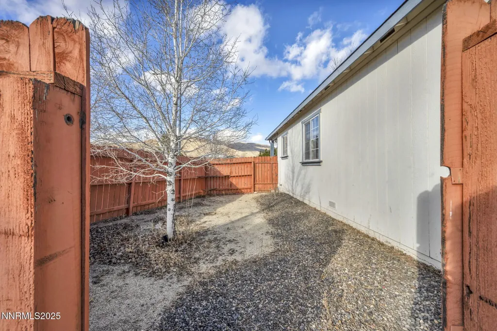 18120 Hazelnut Reno NV 89508