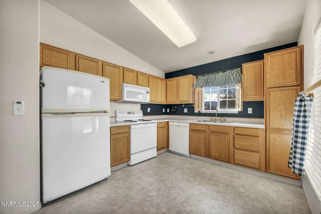 18120 Hazelnut Reno NV 89508