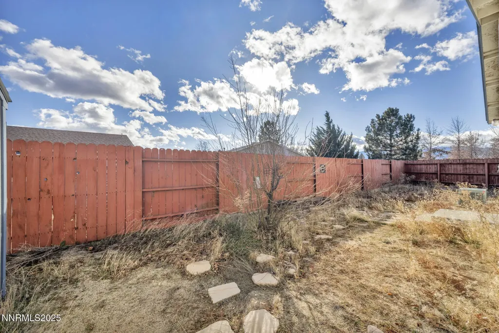18120 Hazelnut Reno NV 89508