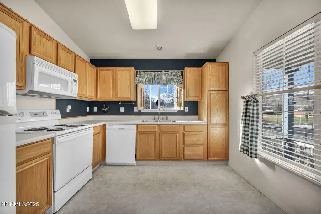 18120 Hazelnut Reno NV 89508