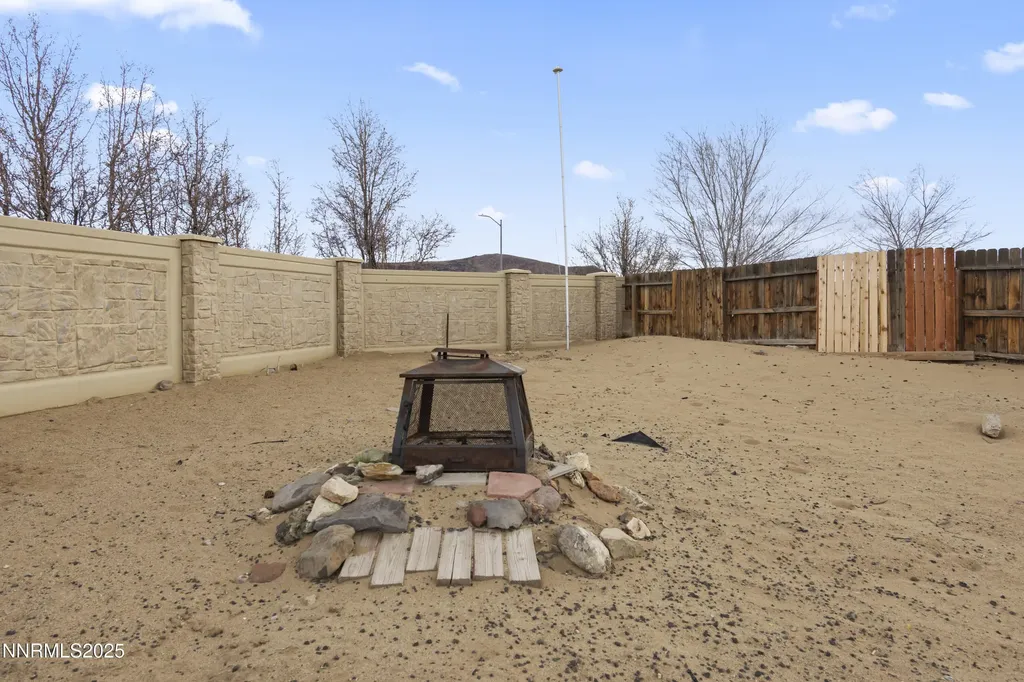 138 Bethpage Dayton NV 89403