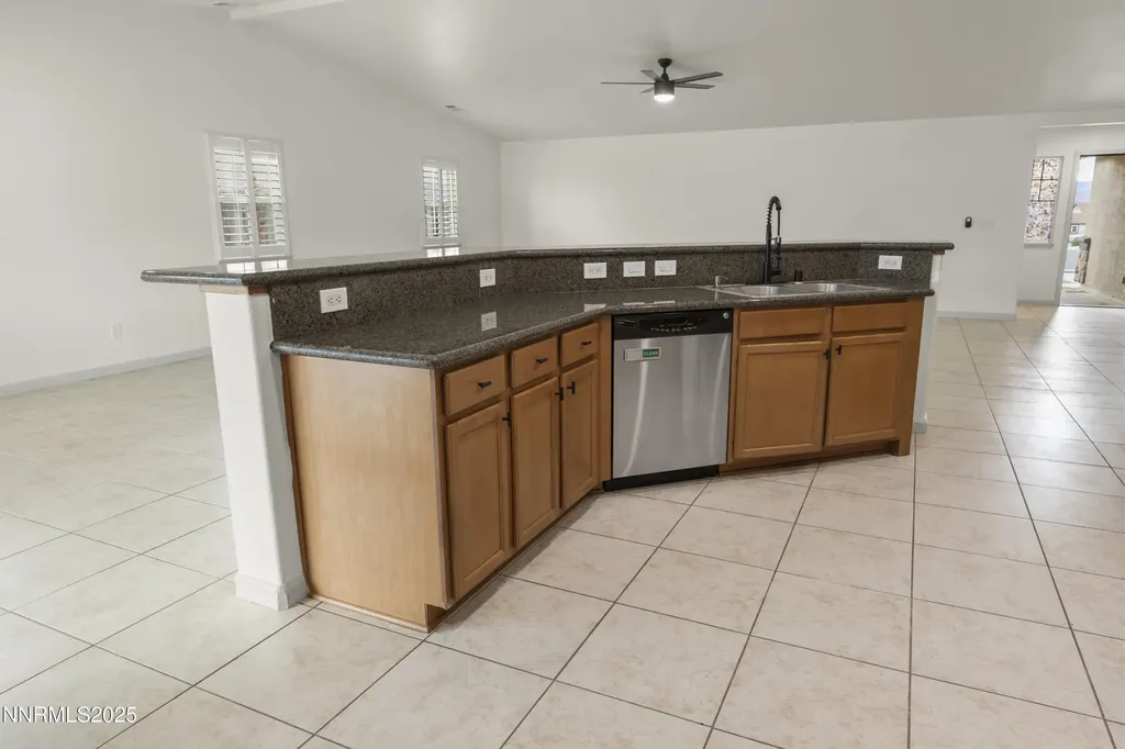 138 Bethpage Dayton NV 89403