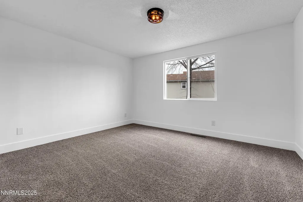 2738 Waterfield Sparks NV 89434