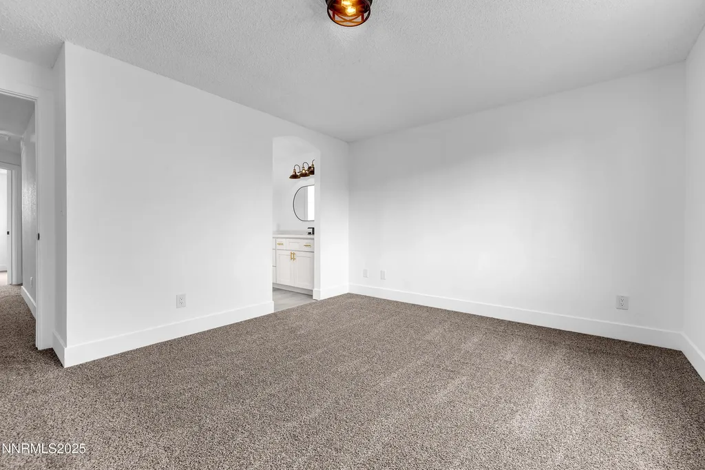 2738 Waterfield Sparks NV 89434