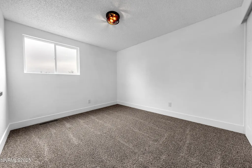 2738 Waterfield Sparks NV 89434