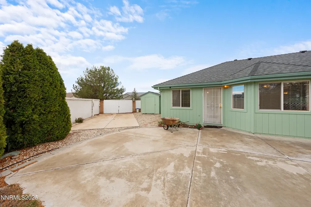 1168 Country Club Minden NV 89423