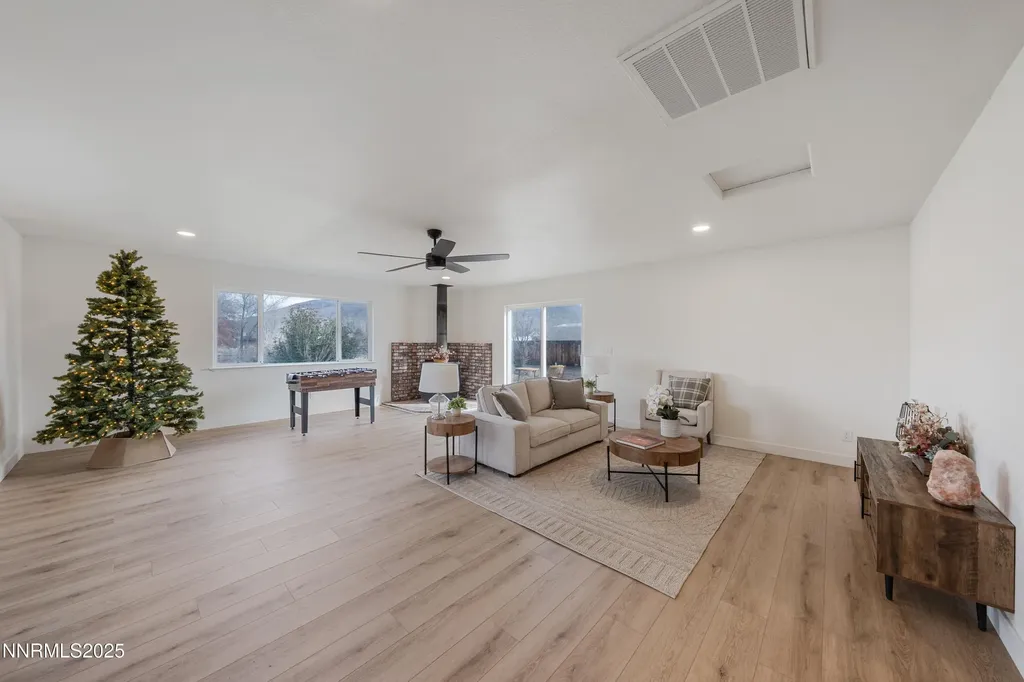1312 Saratoga Minden NV 89423