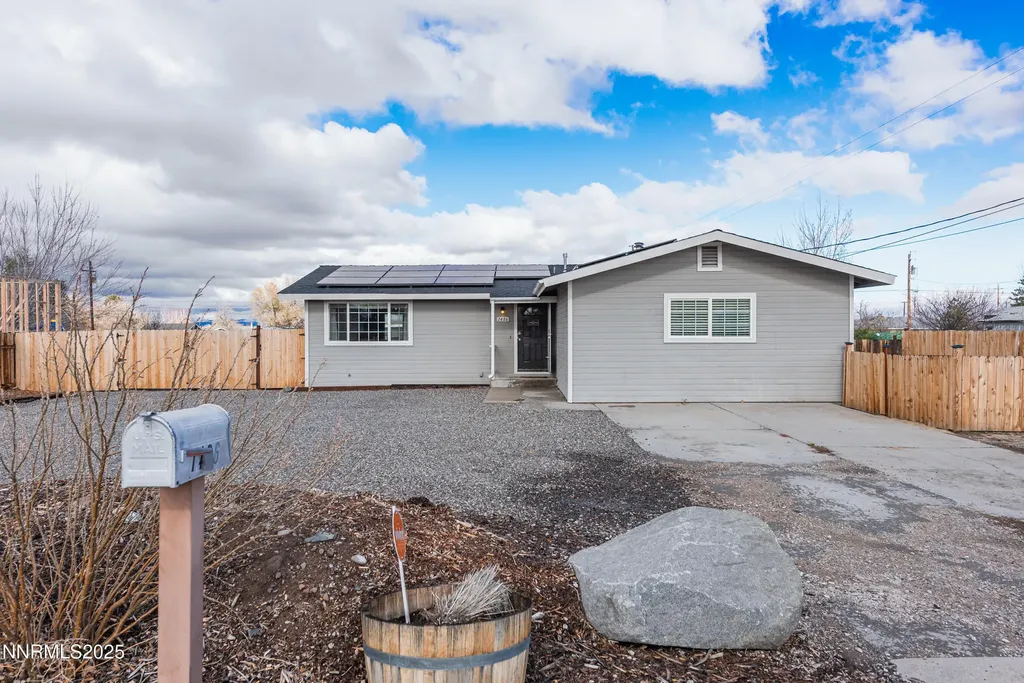 1486 Muir Gardnerville NV 89460