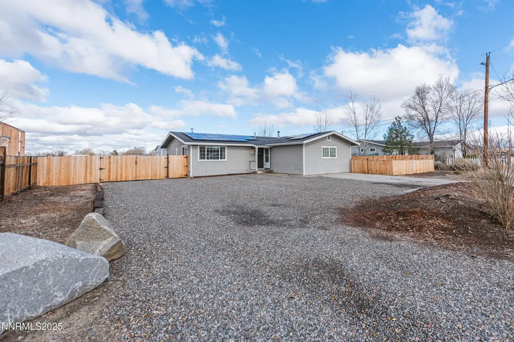 1486 Muir Gardnerville NV 89460