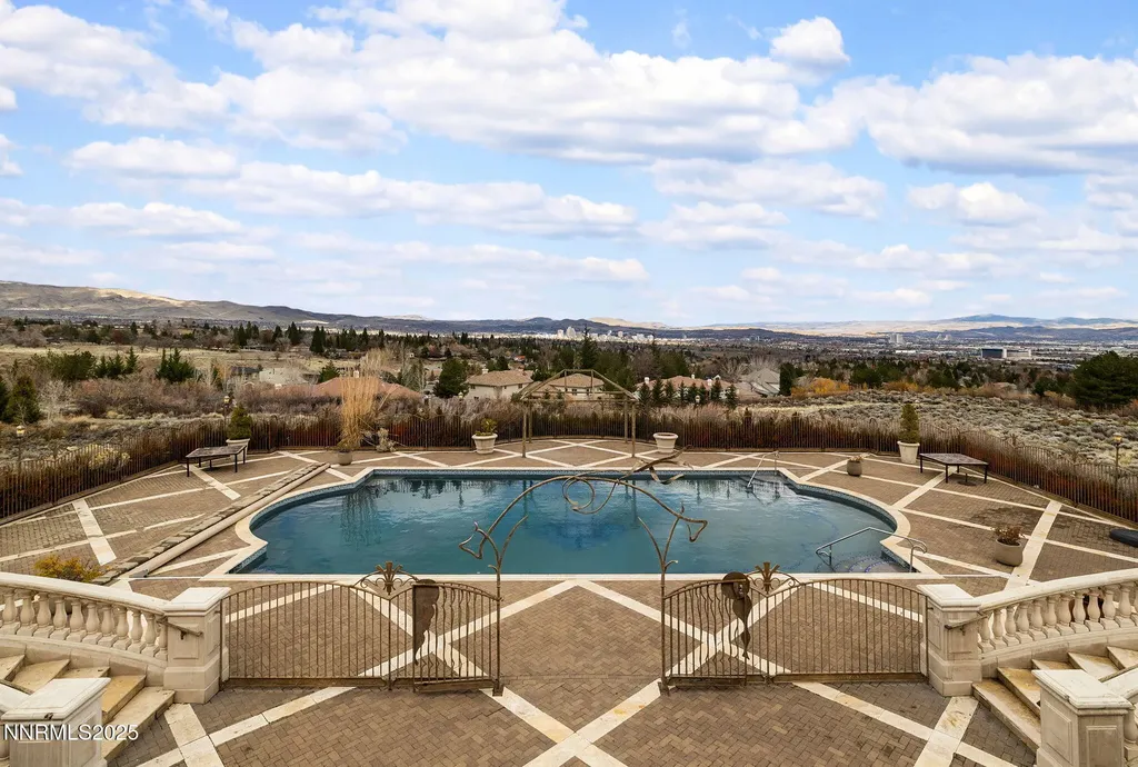 2490 Manzanita Reno NV 89509