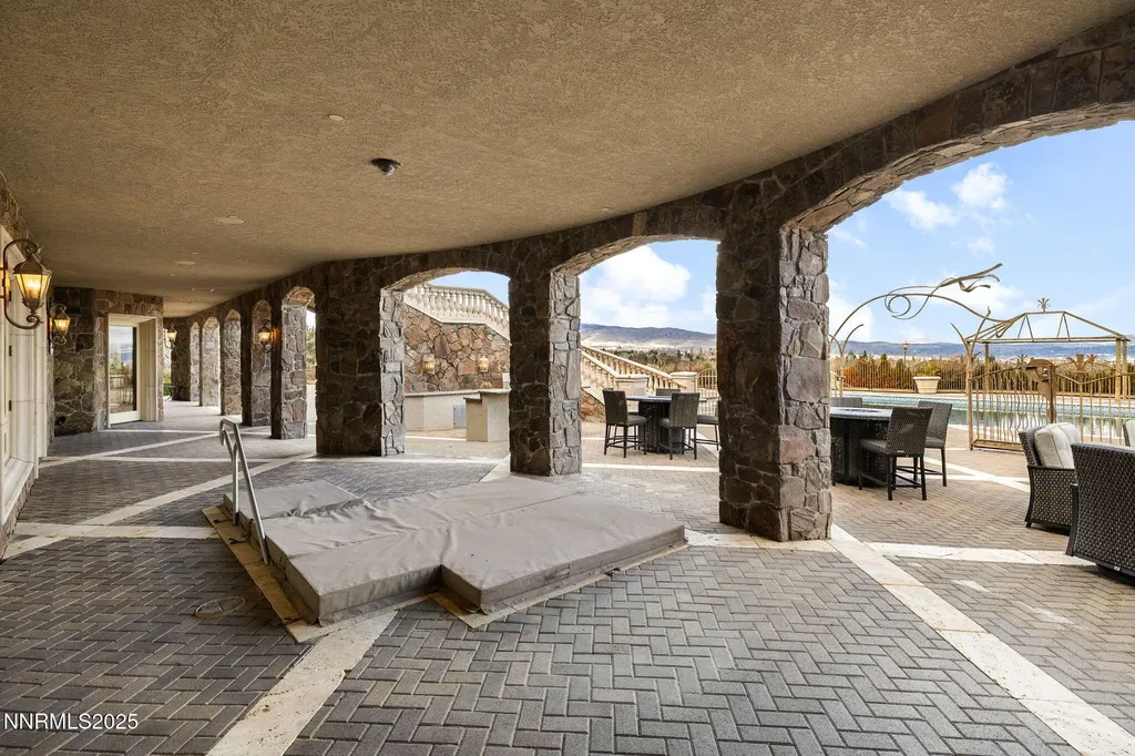 2490 Manzanita Reno NV 89509