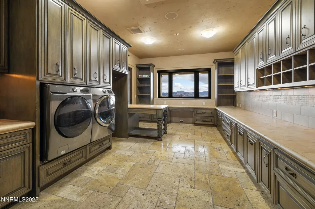 2490 Manzanita Reno NV 89509